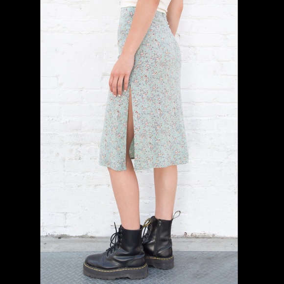 Brandy Melville Phoebe Floral Skirt - Picture 4 of 6